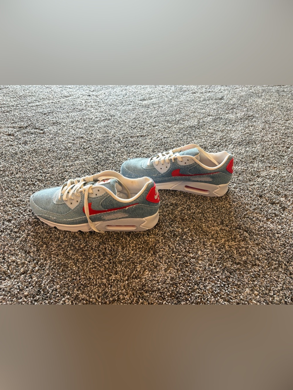 Nike Light Blue and Red Low-Top Sneakers for Men